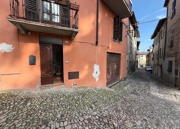 Leila's House Fontane Del Duca شقة CastellʼArquato